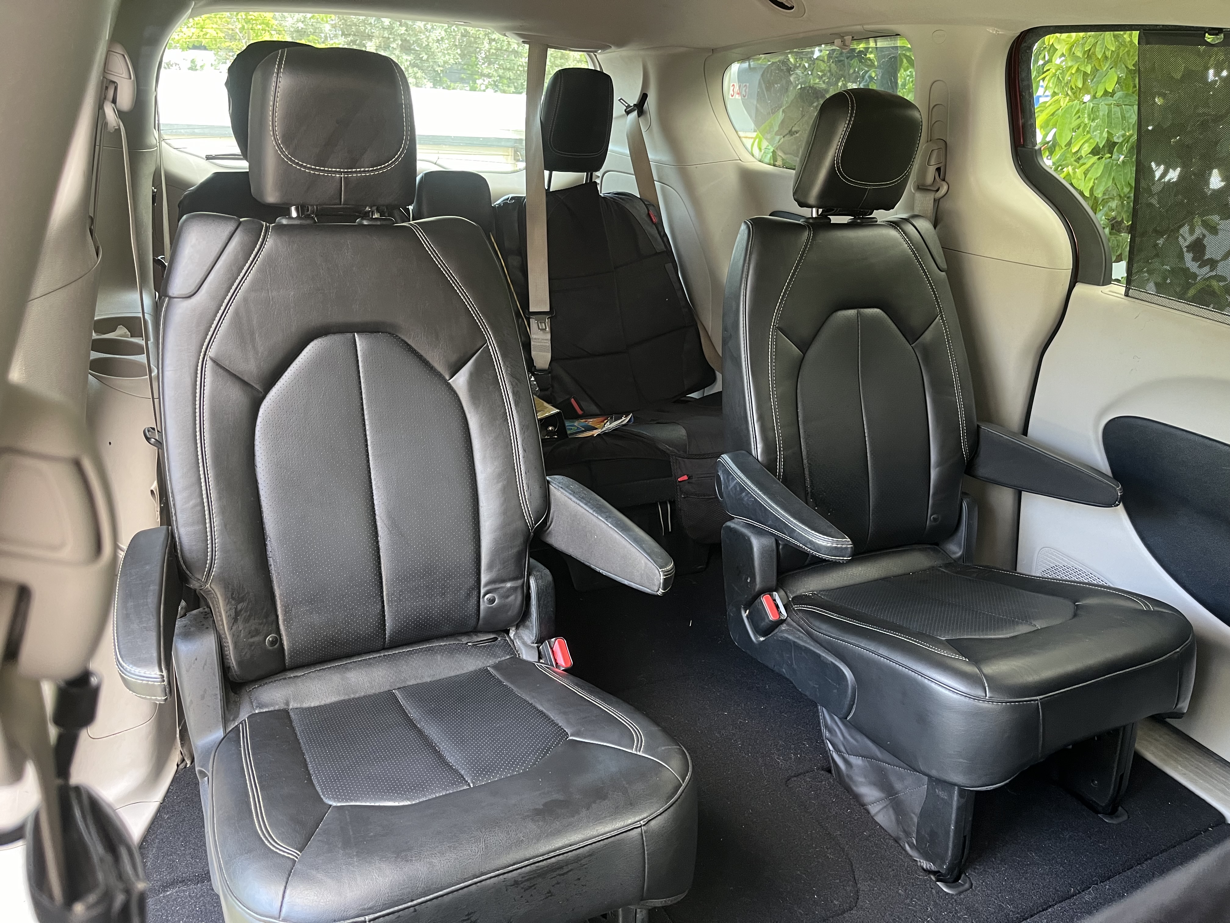 Used 2020 Chrysler Voyager Lxi FWD image 2