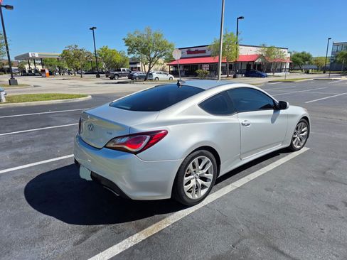 Used 2013 Hyundai Genesis 2.0T image 6
