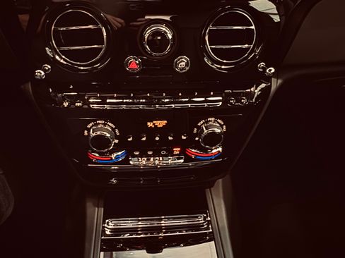 Used 2022 Rolls-Royce Phantom Sedan w/ The Phantom Package image 25