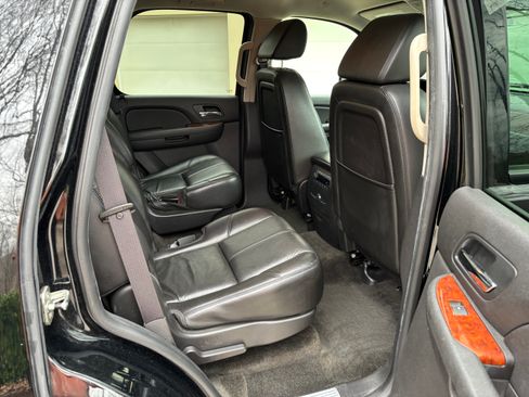 Used 2007 Chevrolet Tahoe LT w/ LT Preferred Equipment Group image 7
