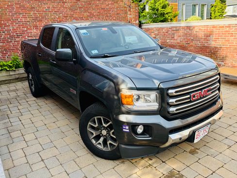 Used 2015 GMC Canyon SLE w/ All-Terrain Package AWD/4WD image 4