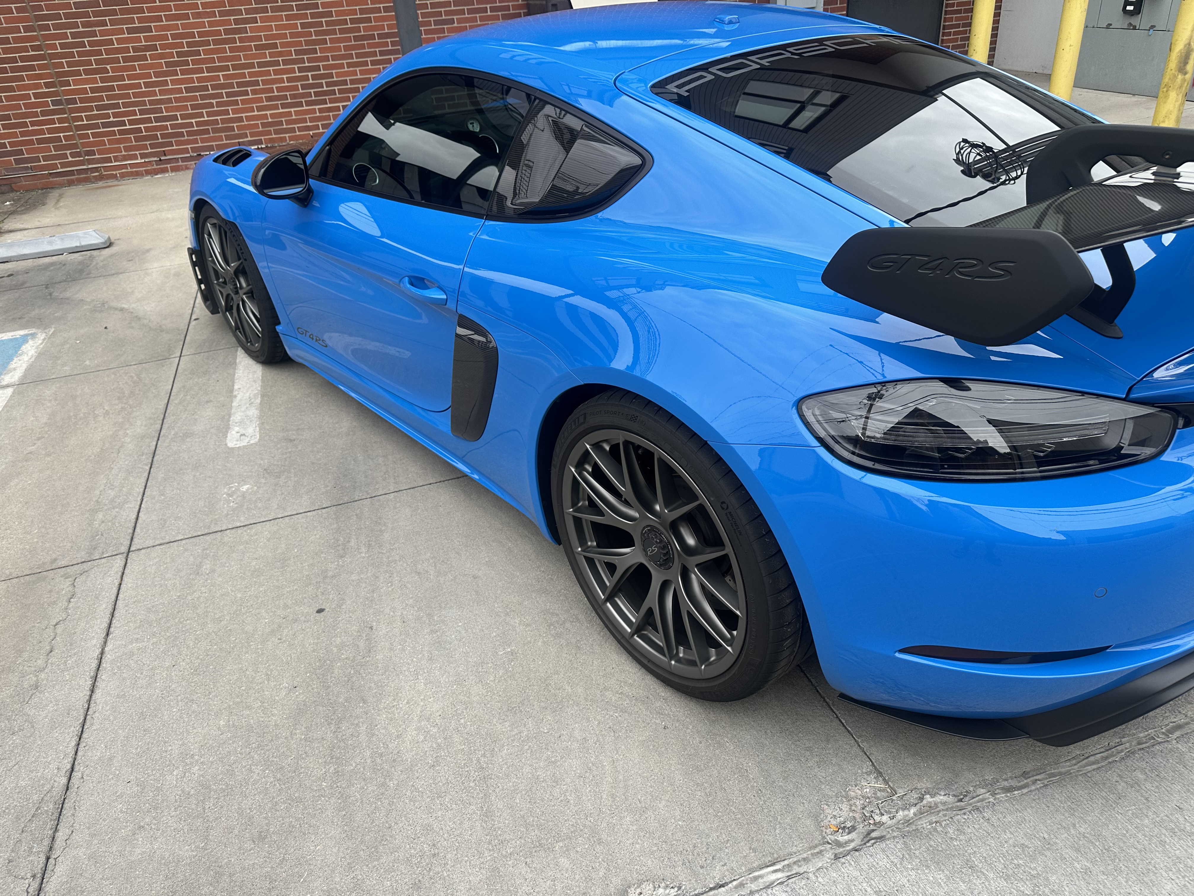 Used 2025 Porsche 718 Cayman GT4 RS RWD image 12