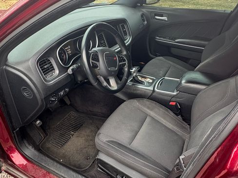Used 2018 Dodge Charger SXT Plus image 5