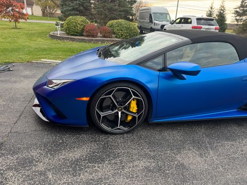 Used 2021 Lamborghini Huracan EVO image 18