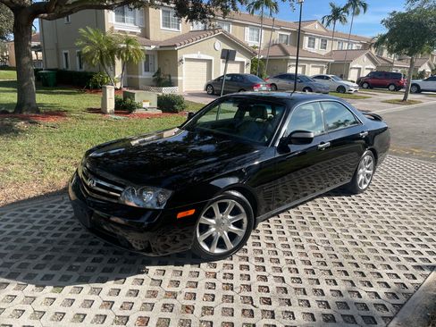 Used 2004 INFINITI M45 w/ Technology Pkg image 1
