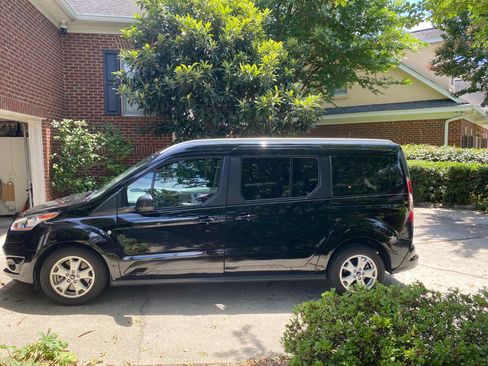 Used 2018 Ford Transit Connect XLT FWD image 9