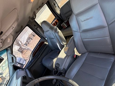 Used 2002 Ford F250 Lariat image 6