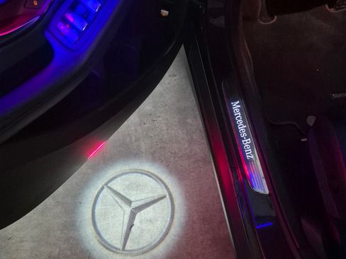 Used 2020 Mercedes-Benz GLC 300 4MATIC image 2