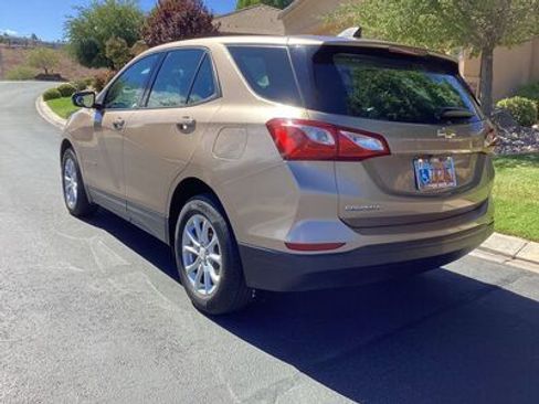 Used 2019 Chevrolet Equinox LS image 5