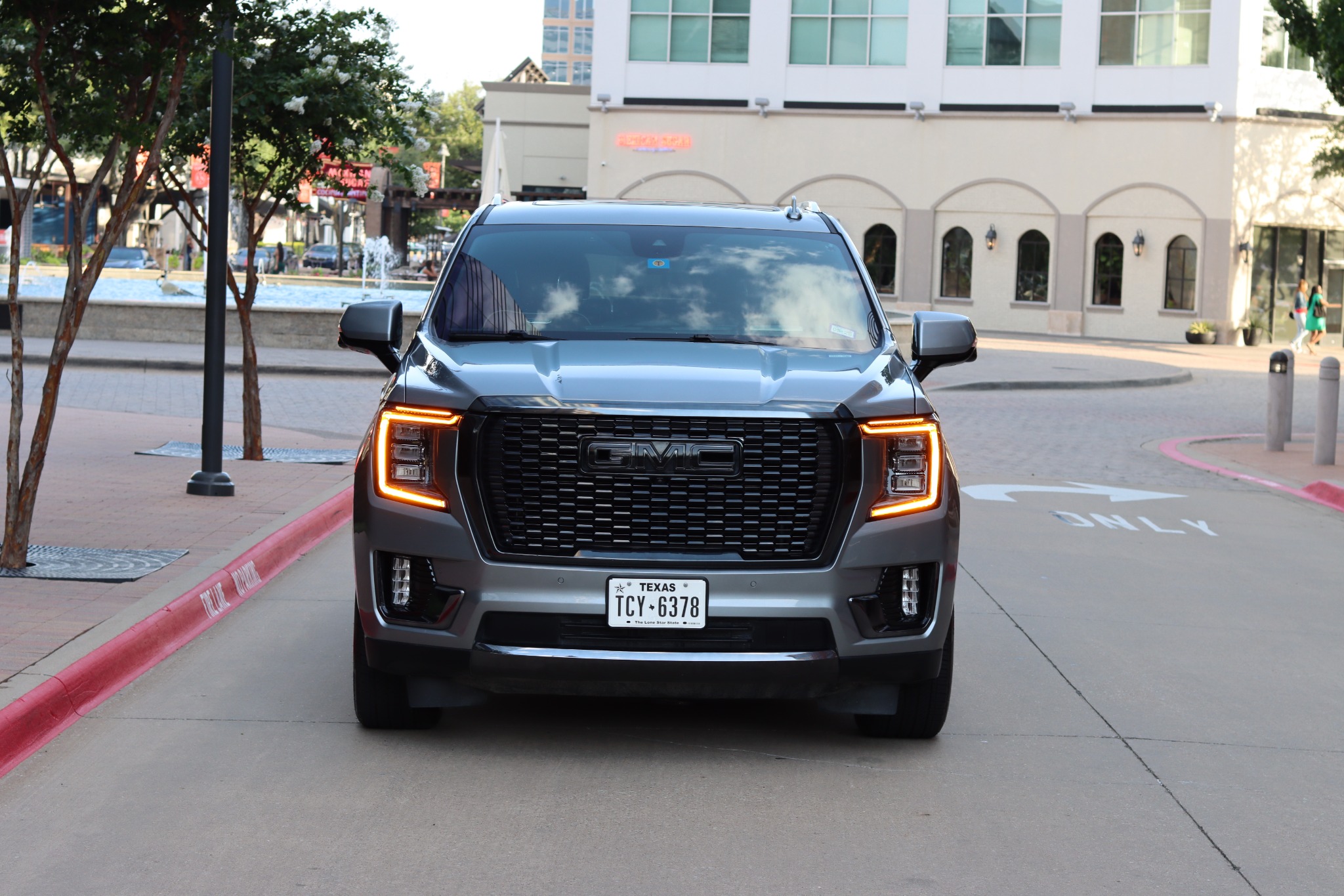 Used 2023 GMC Yukon XL Denali Ultimate w/ LPO, Floor Liner Package AWD/4WD image 19