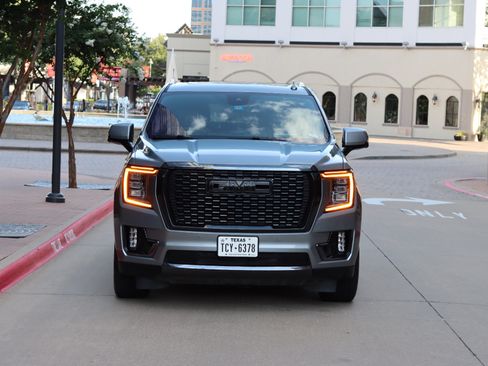 Used 2023 GMC Yukon XL Denali Ultimate w/ LPO, Floor Liner Package AWD/4WD image 19