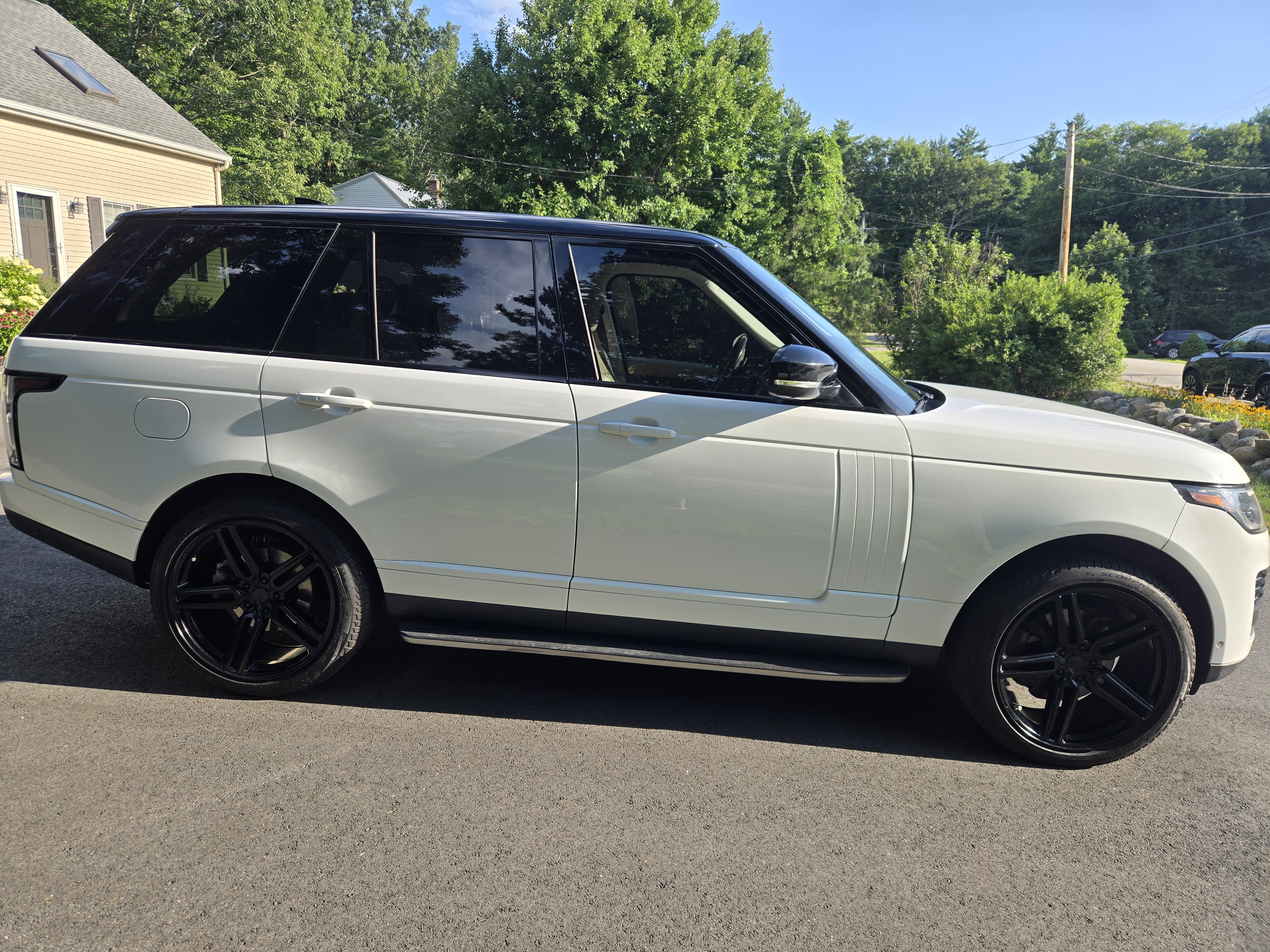 Used 2018 Land Rover Range Rover HSE AWD/4WD image 1