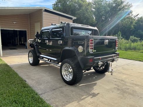 Used 2005 HUMMER H2 SUT w/ Preferred Equipment Group AWD/4WD image 8