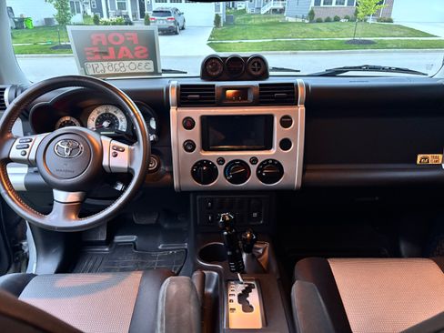 Used 2013 Toyota FJ Cruiser 4WD w/ Trail Teams Special Edition image 26