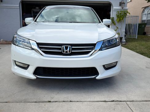 Used 2013 Honda Accord EX image 2
