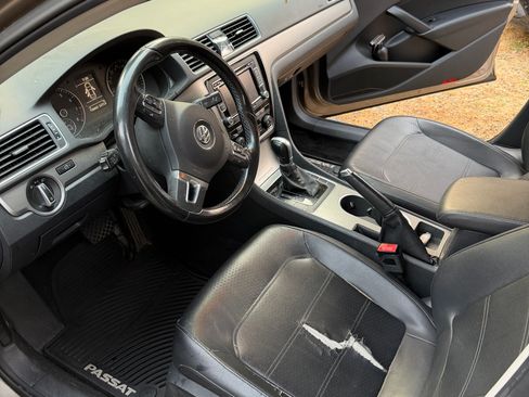 Used 2015 Volkswagen Passat 1.8T SE FWD image 14