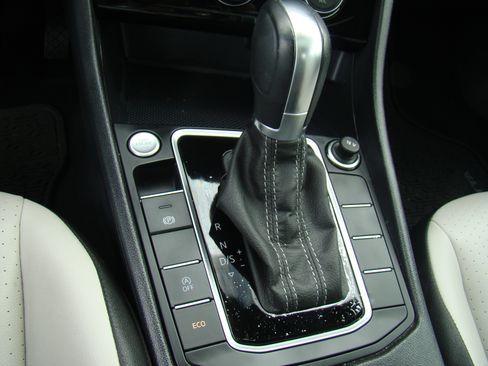 Used 2019 Volkswagen Jetta R-Line FWD image 13