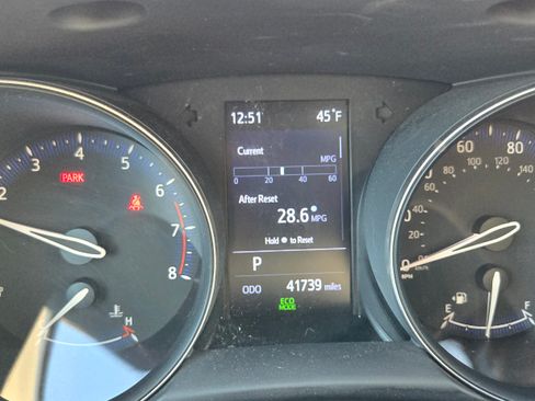 Used 2020 Toyota C-HR XLE Sport Utility 4D image 2