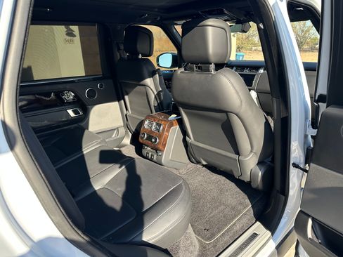 Used 2020 Land Rover Range Rover Long Wheelbase HSE image 16