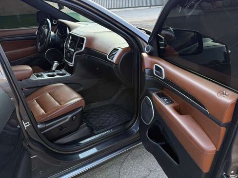 Used 2018 Jeep Grand Cherokee Summit w/ Platinum Series Group image 11