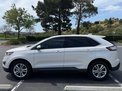 Used 2017 Ford Edge SEL w/ Equipment Group 201A FWD image 8