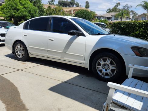 Used 2005 Nissan Altima 2.5 S w/ (S02) Side Airbags Pkg FWD image 12