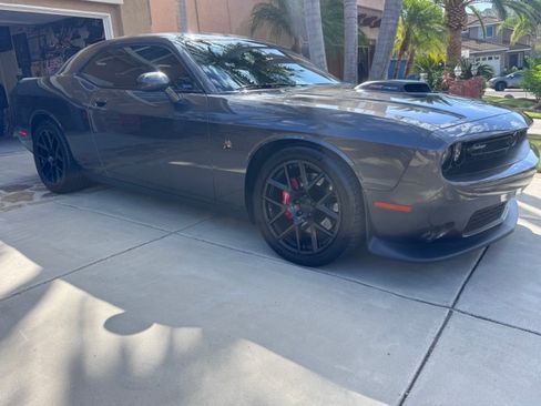 Used 2015 Dodge Challenger R/T Scat Pack RWD image 5