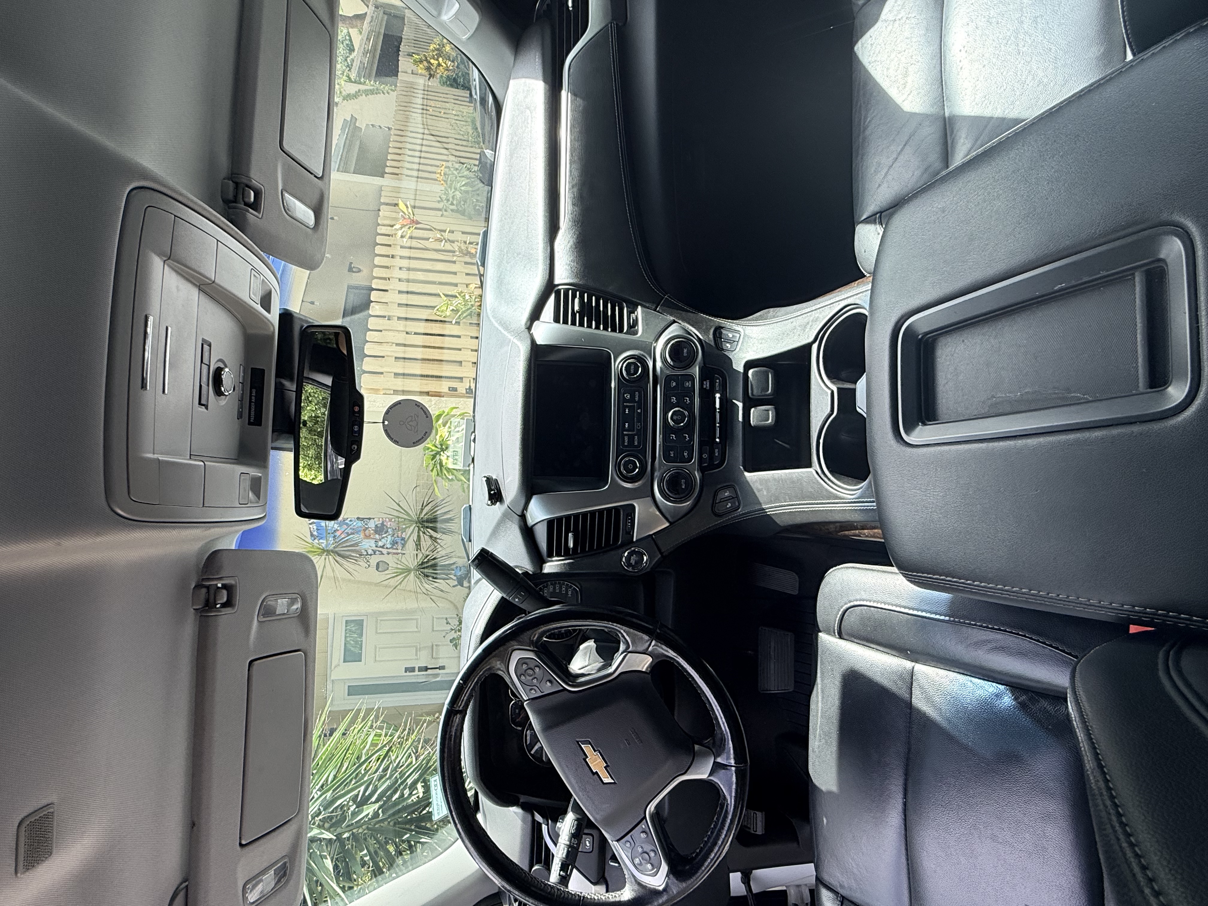 Used 2020 Chevrolet Suburban LT w/ RST Edition RWD image 15