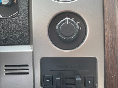 Used 2014 Ford F150 Lariat w/ Lariat Chrome Package AWD/4WD image 9