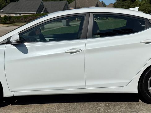 Used 2016 Hyundai Elantra Value Edition FWD image 9