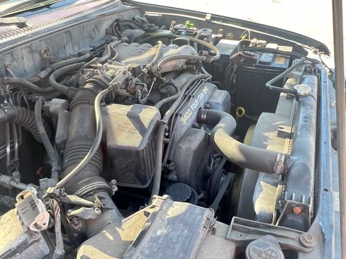 Used 2000 Toyota 4Runner Limited RWD image 13