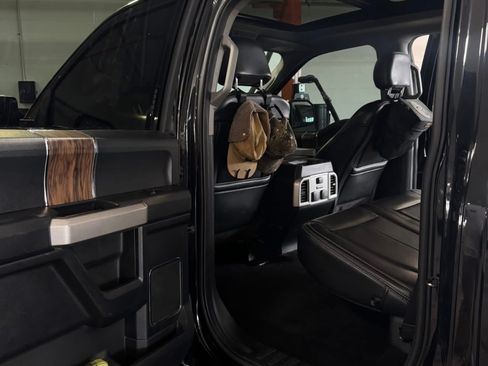 Used 2019 Ford F150 Lariat w/ Equipment Group 502A Luxury image 12