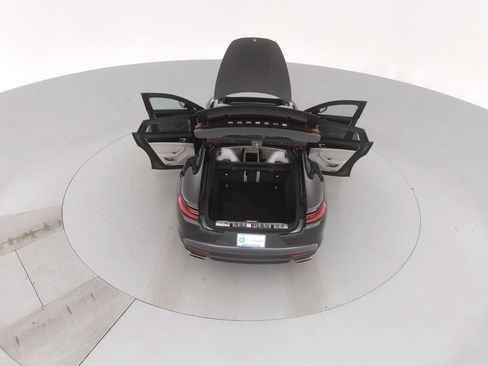 Used 2018 Porsche Panamera image 9
