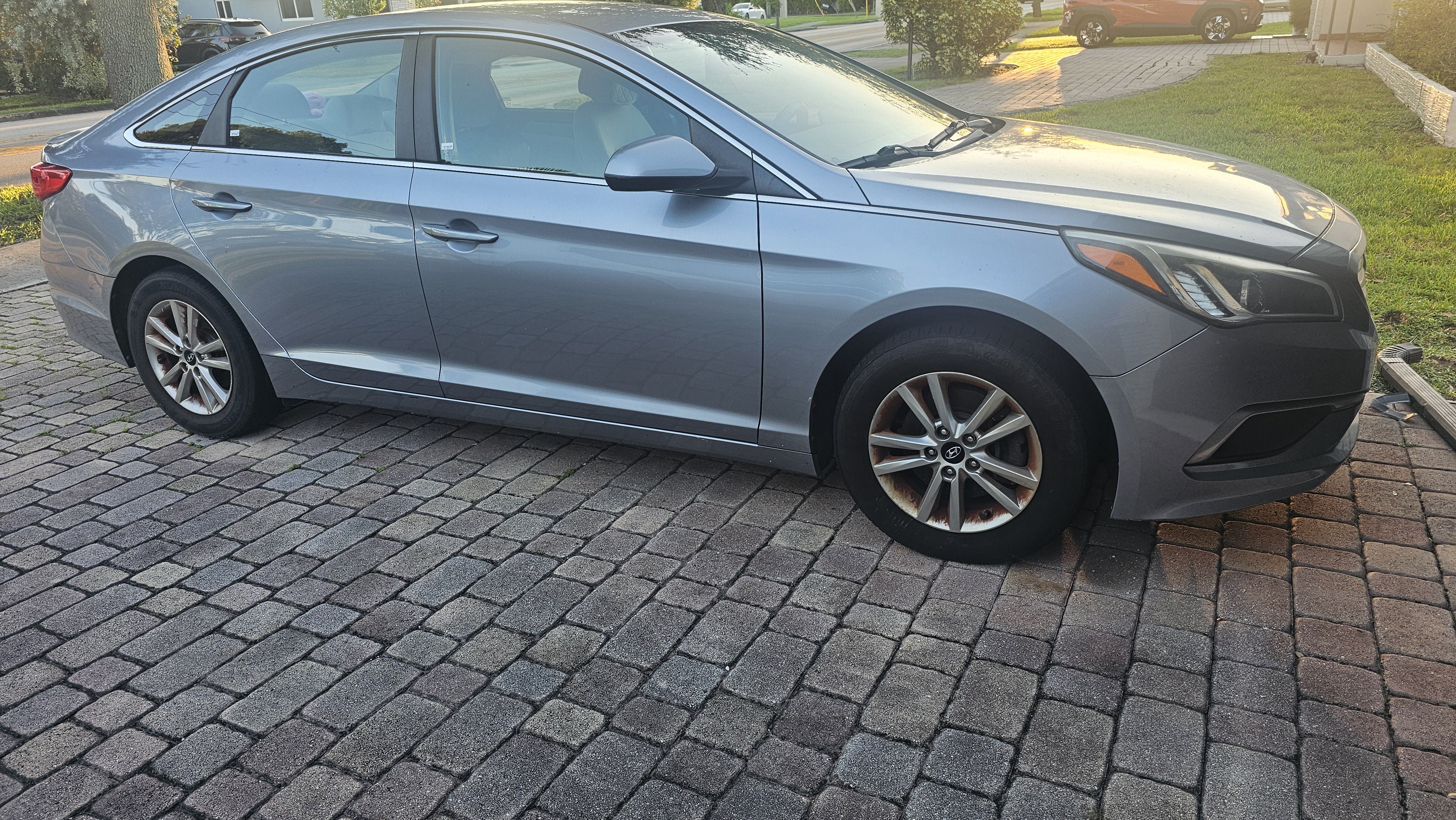 Used 2017 Hyundai Sonata SE FWD image 1