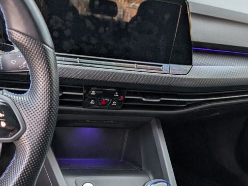 Used 2022 Volkswagen Golf R image 14