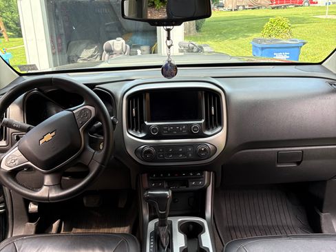 Used 2017 Chevrolet Colorado ZR2 w/ LPO, Premium Interior Package AWD/4WD image 16
