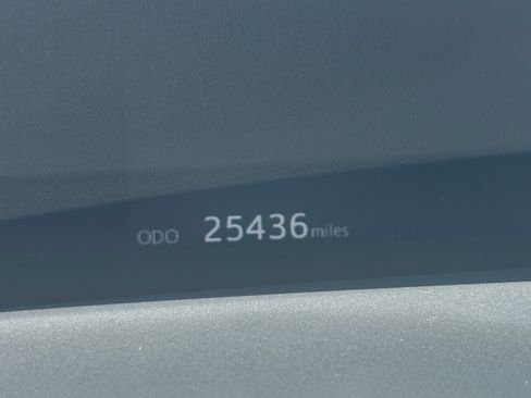 Used 2016 Toyota Prius Three Touring FWD image 6