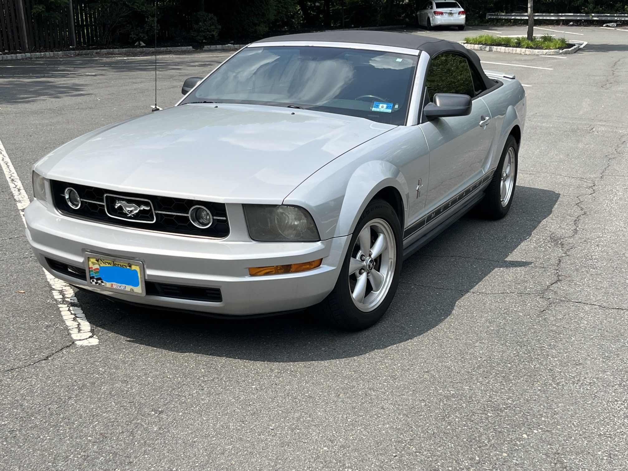 Used 2007 Ford Mustang Convertible RWD image 4