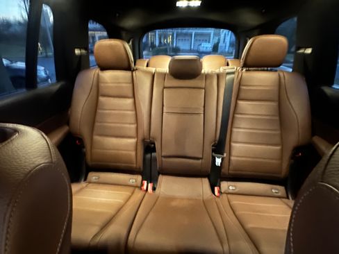 Used 2025 Mercedes-Benz GLS 450 4MATIC image 24