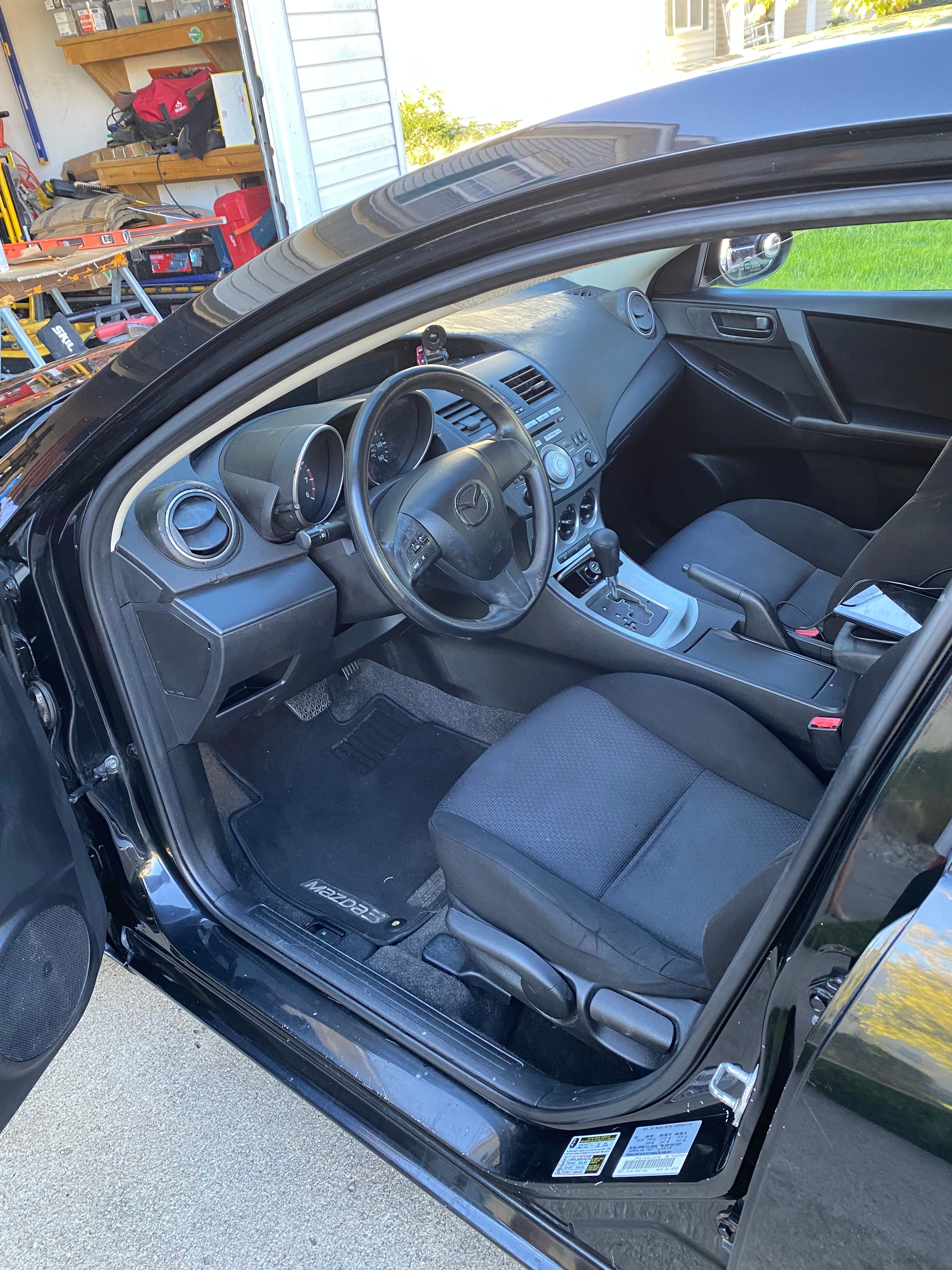 Used 2010 MAZDA MAZDA3 i Sport FWD image 12