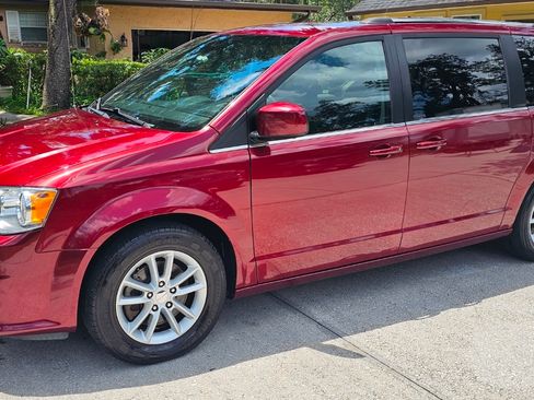 Used 2019 Dodge Grand Caravan SXT FWD image 10