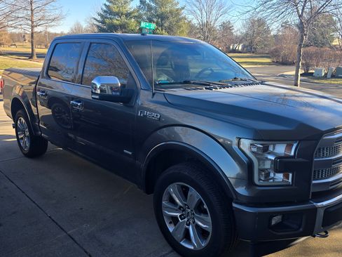 Used 2017 Ford F150 Platinum w/ Equipment Group 701A Luxury image 2