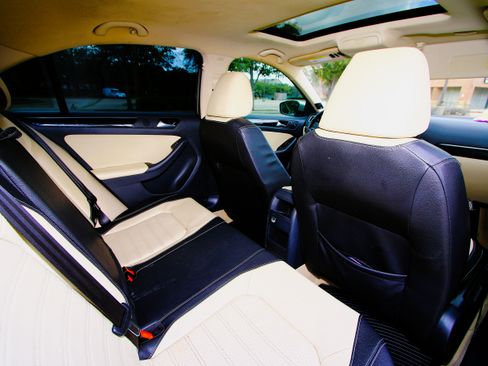 Used 2015 Volkswagen Jetta SEL image 22