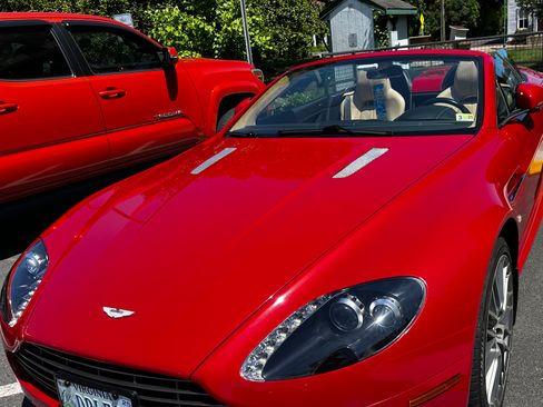 Used 2010 Aston Martin V8 Vantage Roadster image 5