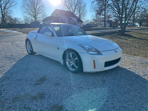 Used 2004 Nissan 350Z Touring image 1