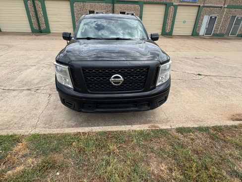 Used 2017 Nissan Titan S RWD image 2