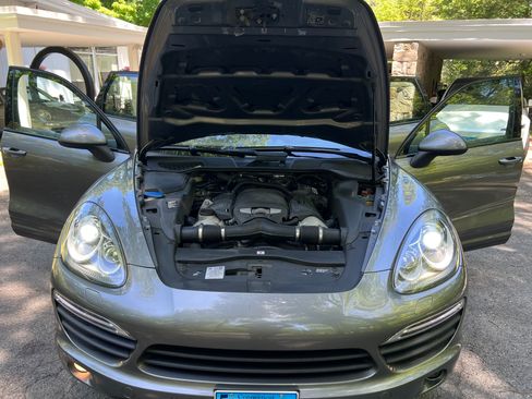 Used 2011 Porsche Cayenne S AWD/4WD image 13