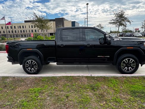 Used 2023 GMC Sierra 2500 AT4 w/ AT4 Premium Plus Package image 2