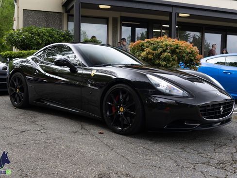 Used 2012 Ferrari California image 1