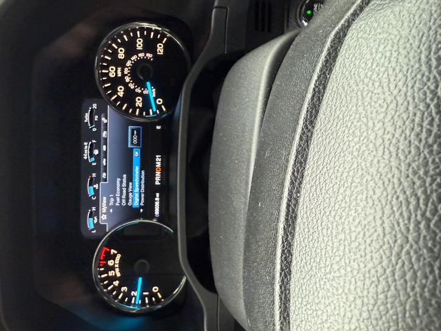 Used 2015 Ford F150 Lariat w/ Equipment Group 502A Luxury AWD/4WD image 12